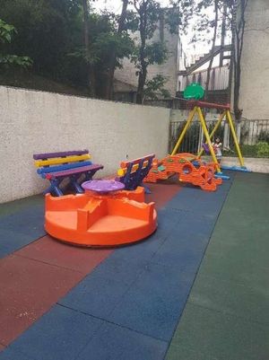 Image 9 - 896235
